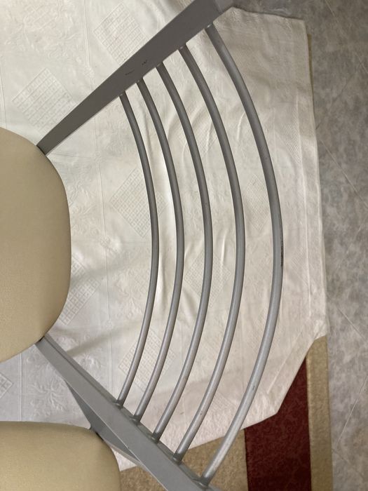 Cadeitas almofadadas