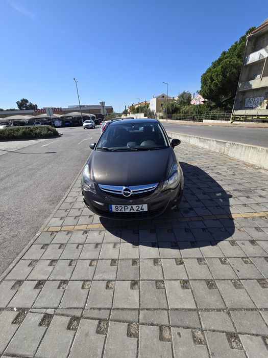 Opel Corsa 1.3 gasóleo muito estimado