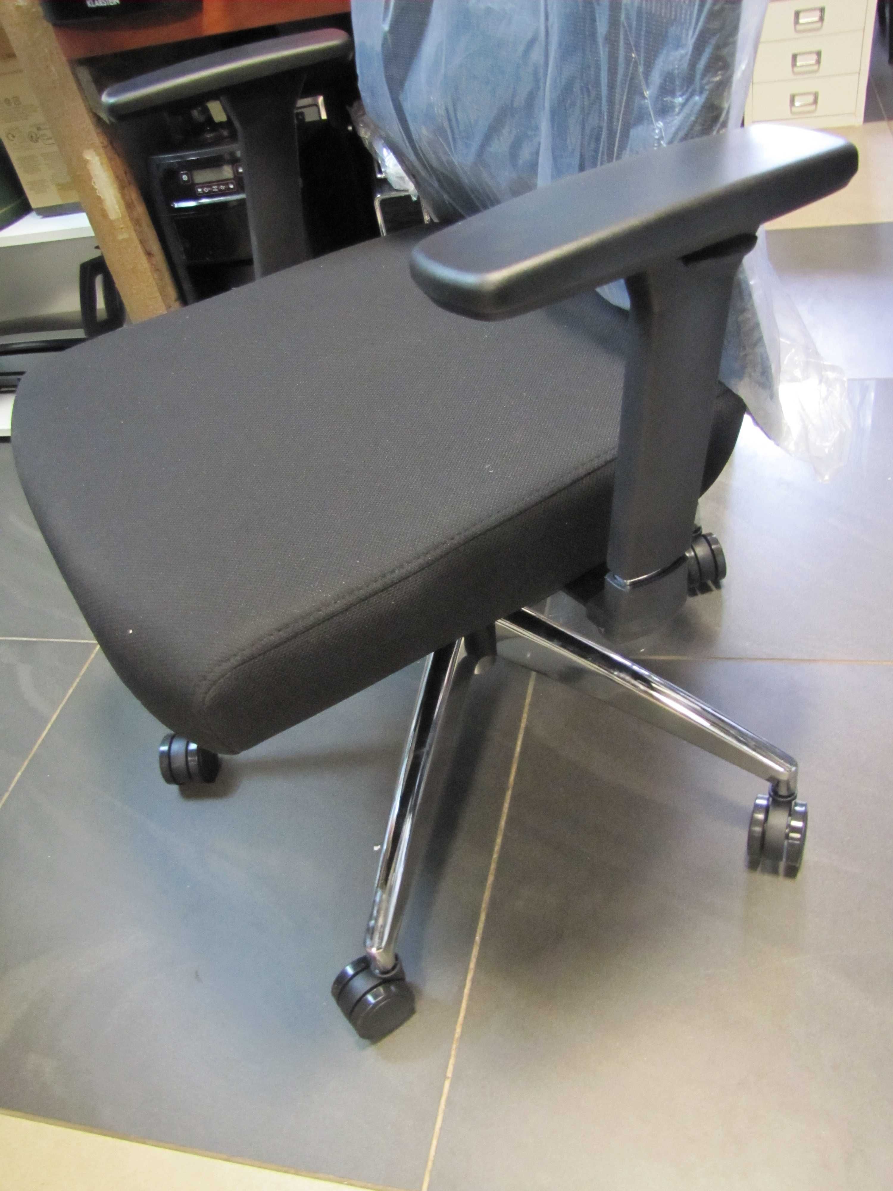 Krzesło biurowe regulacja fotel obrotowy IntimaTe z podłokietnikami 3D