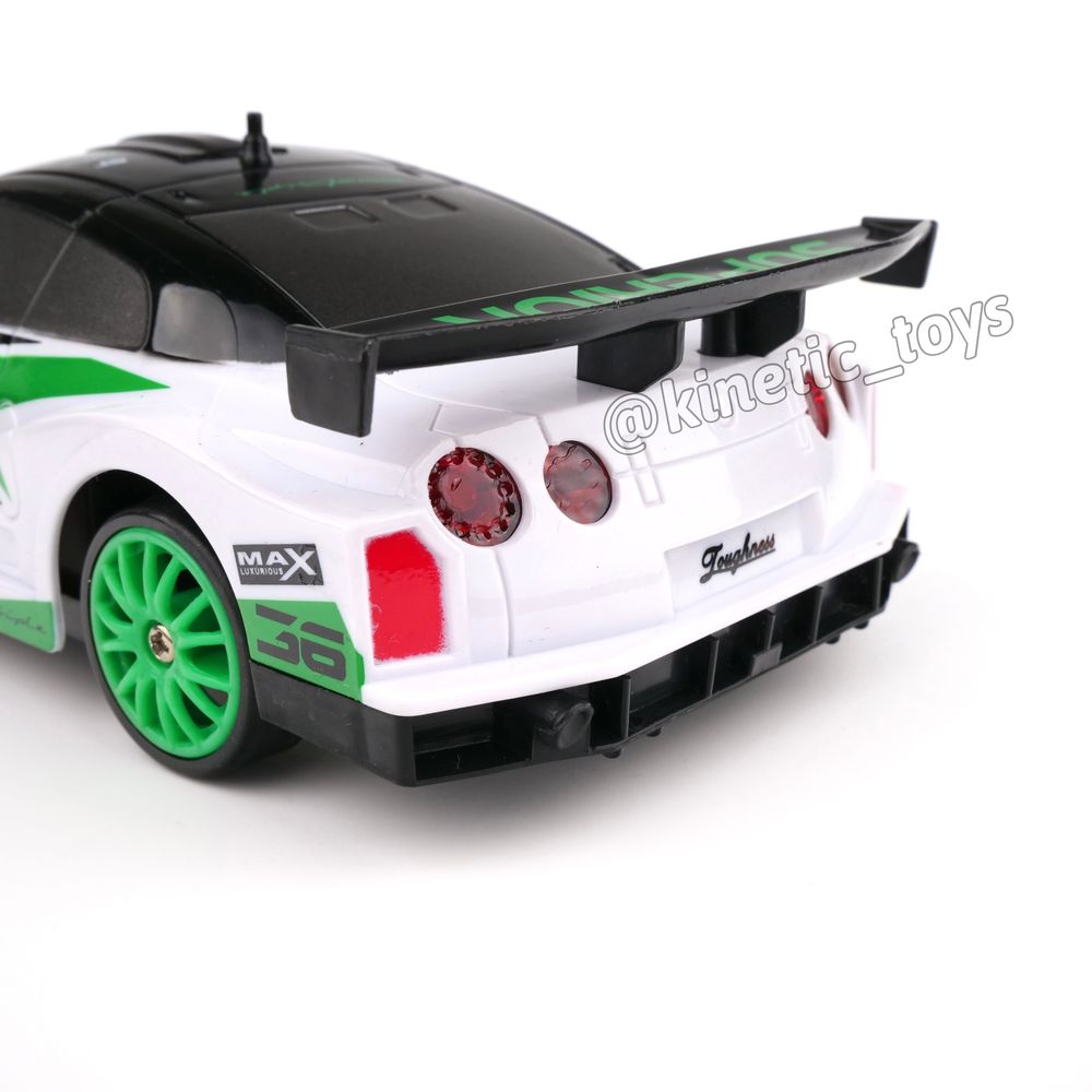 Іграшкова машинка для дрифту на радіокеруванні Nissan GT-R 4WD
