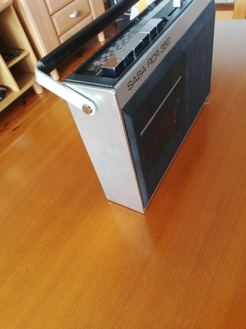 radio magnetofon Saba