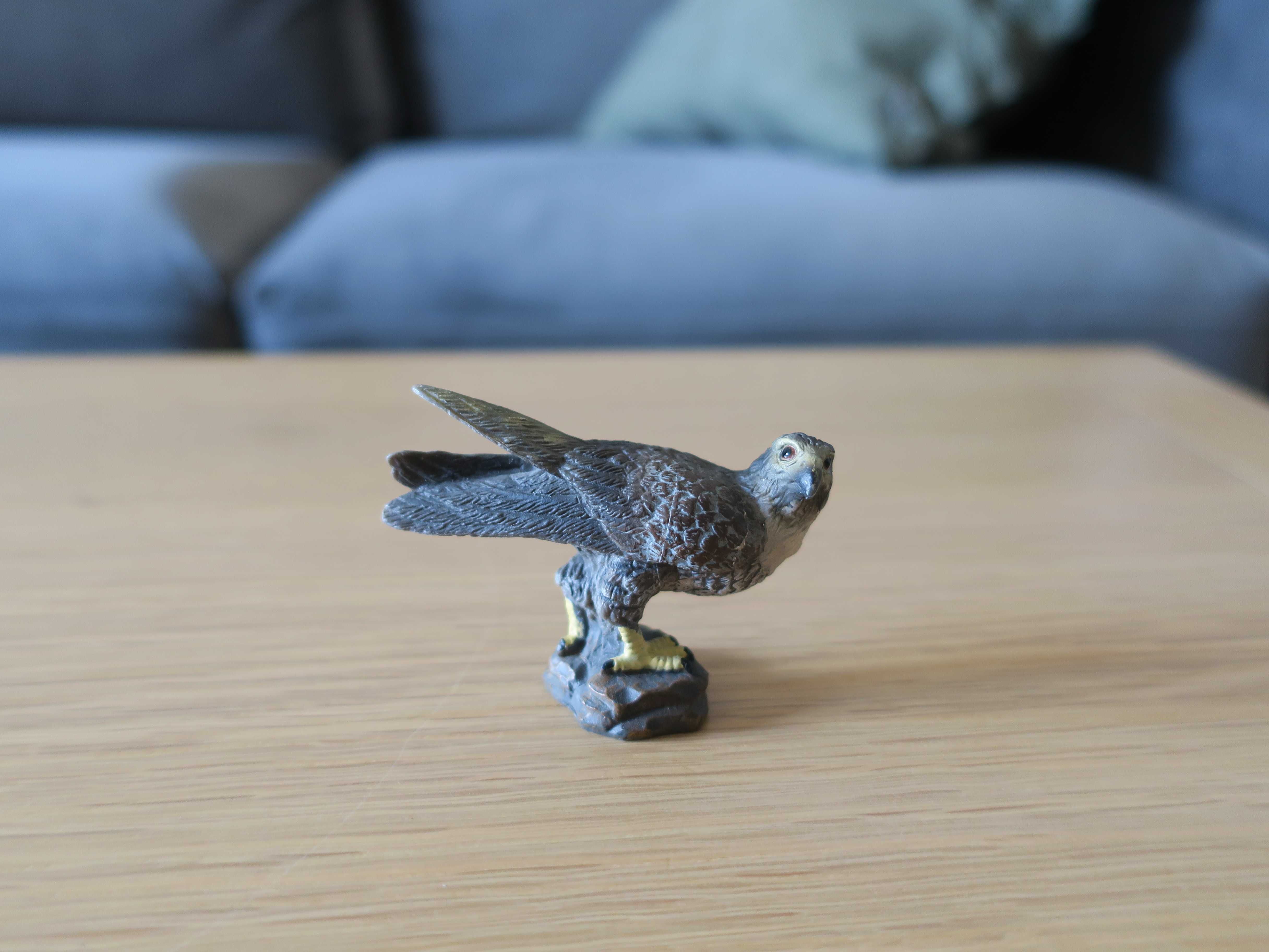 Sokół collecta figurka