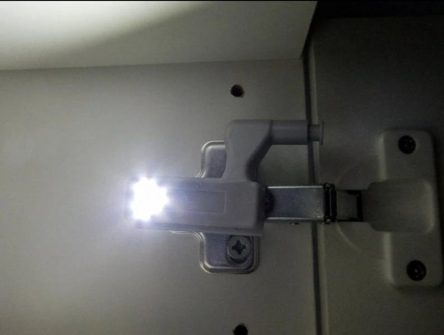 Iluminação armário LED automático