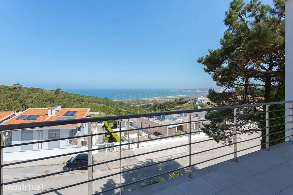 Moradia Única na Serra da Pescaria: Vista Panorâmica para o Mar e Prai