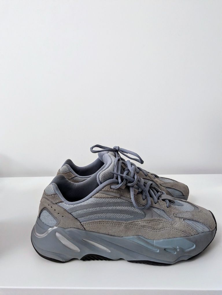 Yeezy 700v2 hospital blue