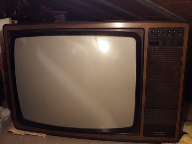 Televisão vintage Grunding