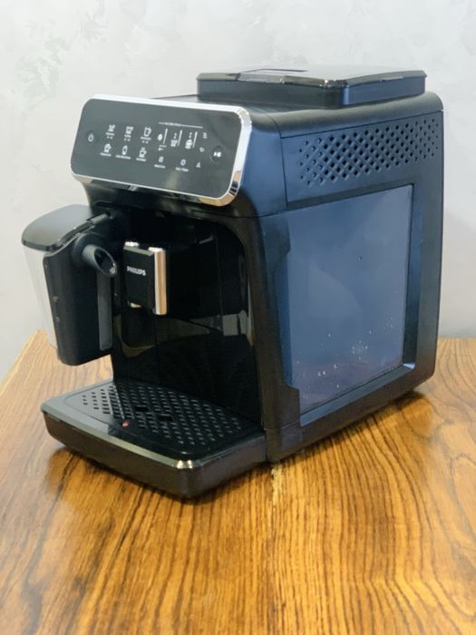 Кавомашина PHILIPS Latte Go Series 3200  в гарному стані,