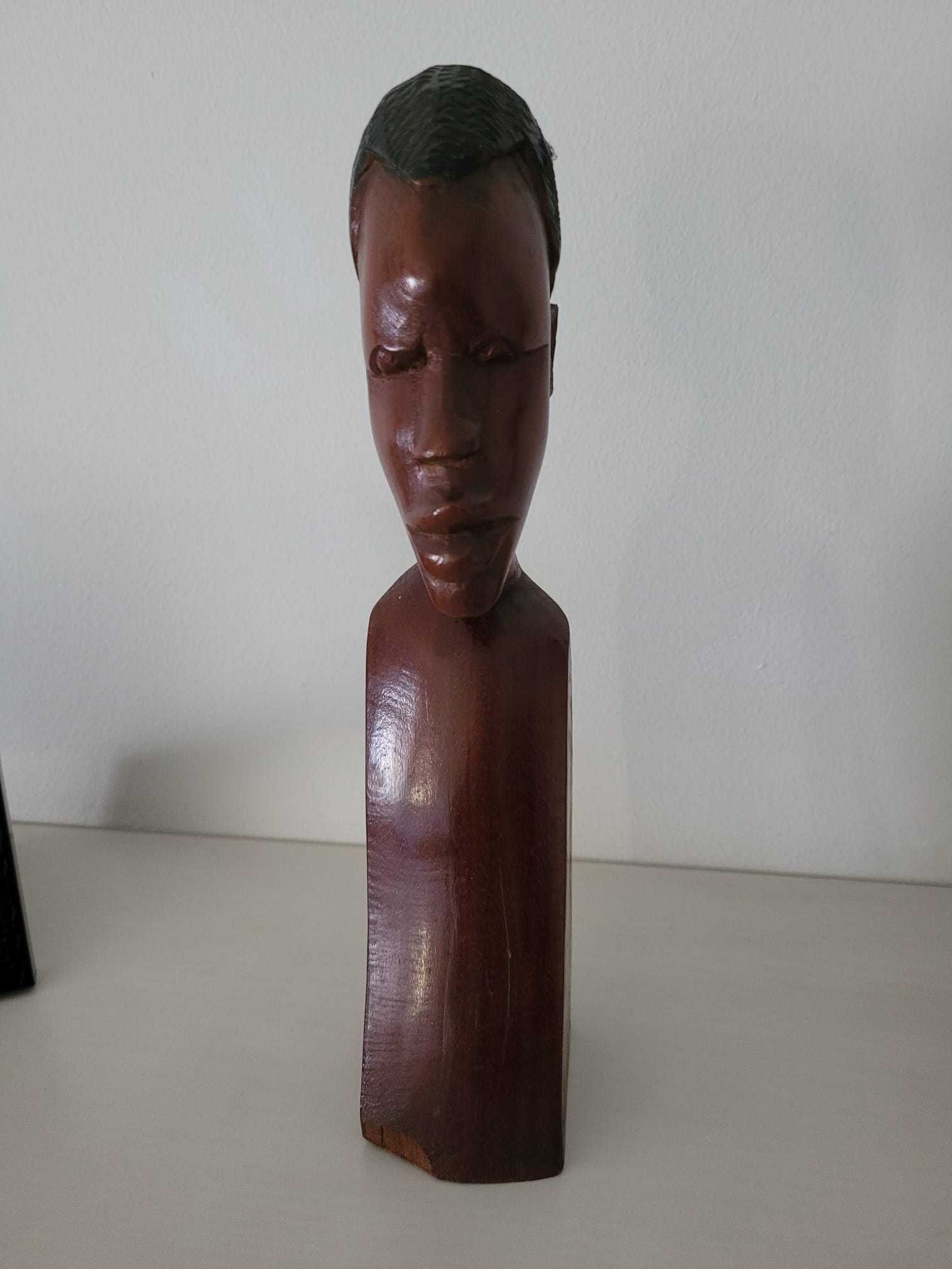 Esculturas Africanas em Madeira – Casal Angola (anos 60)