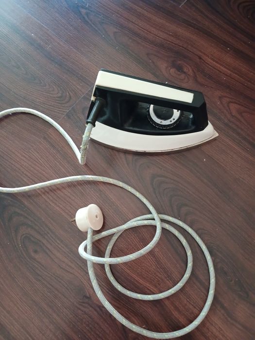 Утюг тяжелый  утюг