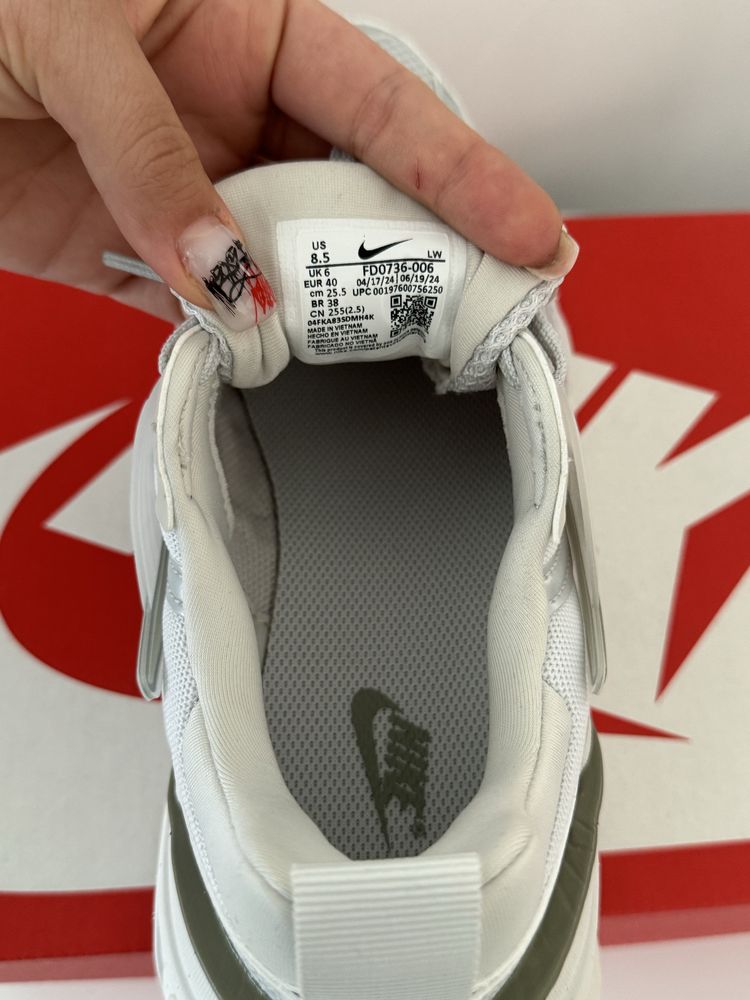 Кросівки NIKE V2K RUN 40(25,5см) розмір