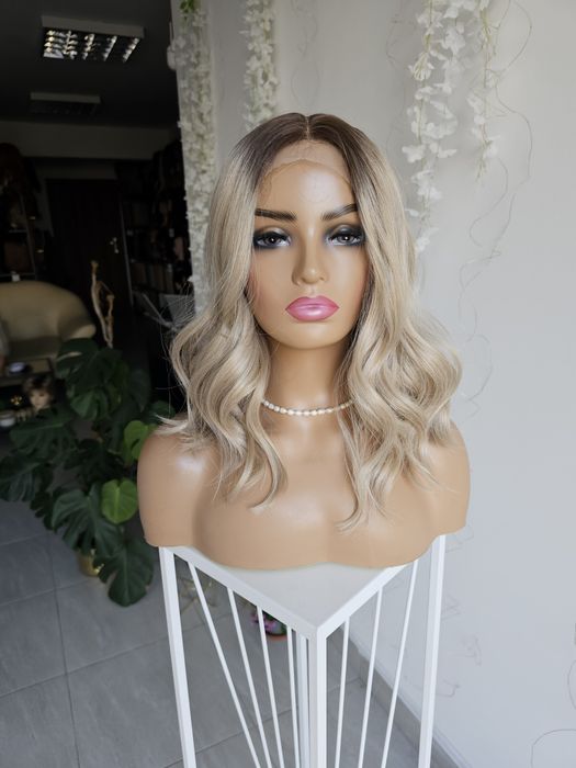 Peruka premium Waleria jasny blond fale lace front naturalny efekt
