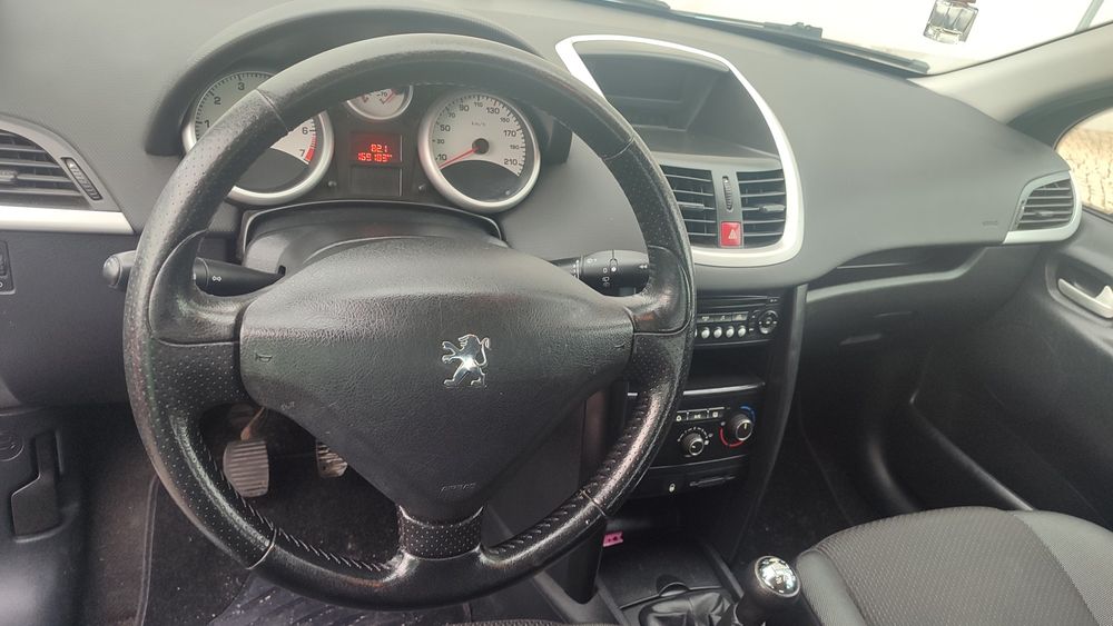 Peugeot 207 1.4 gasolina de 2009