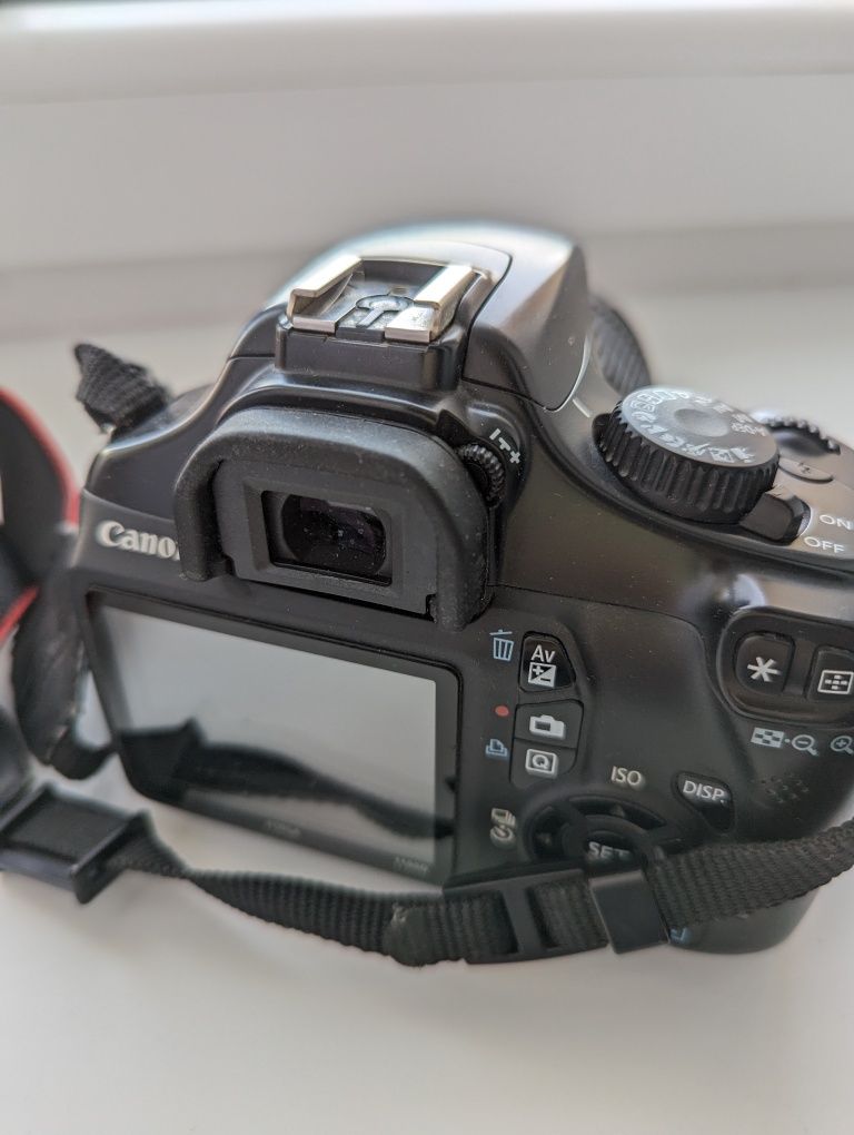 Продам фотоапарат Canon EOS 1100 D 18-55 мм