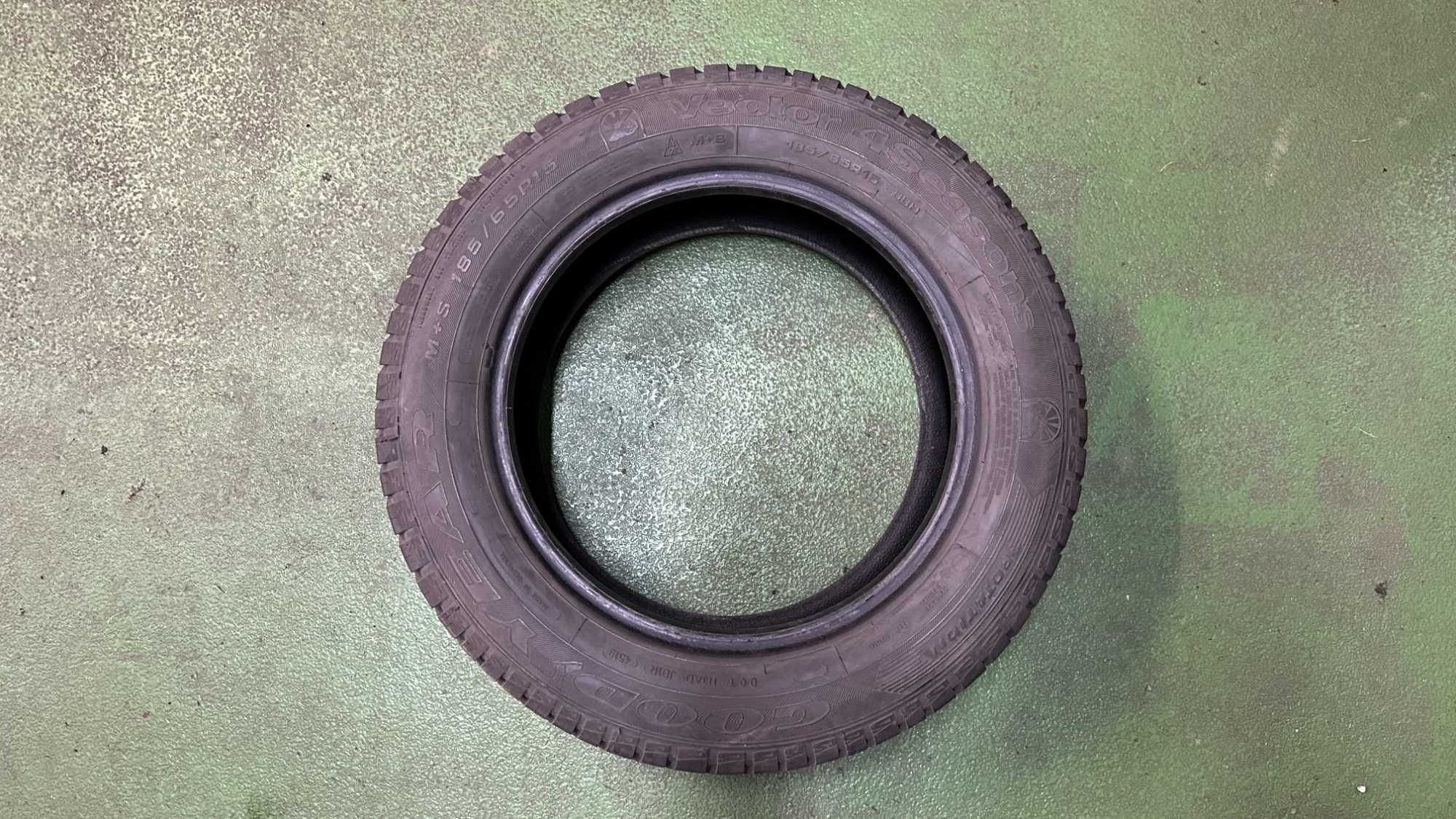 Para 185 65 R15 88H Goodyear Vector 4 Season bieżnik 2x7,7mm
