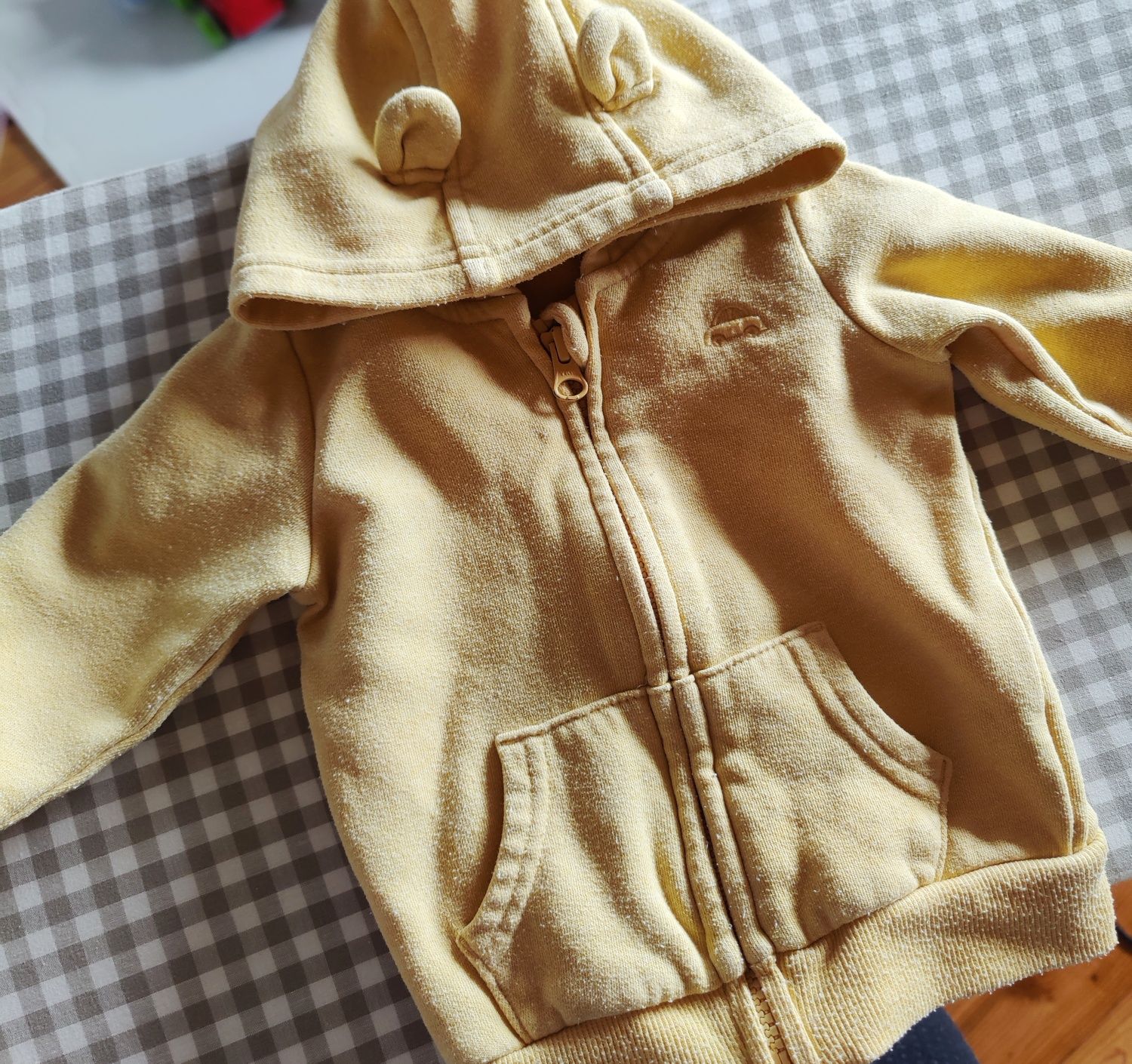 Żółta zapinana bluza z uszami misia George r 62 68