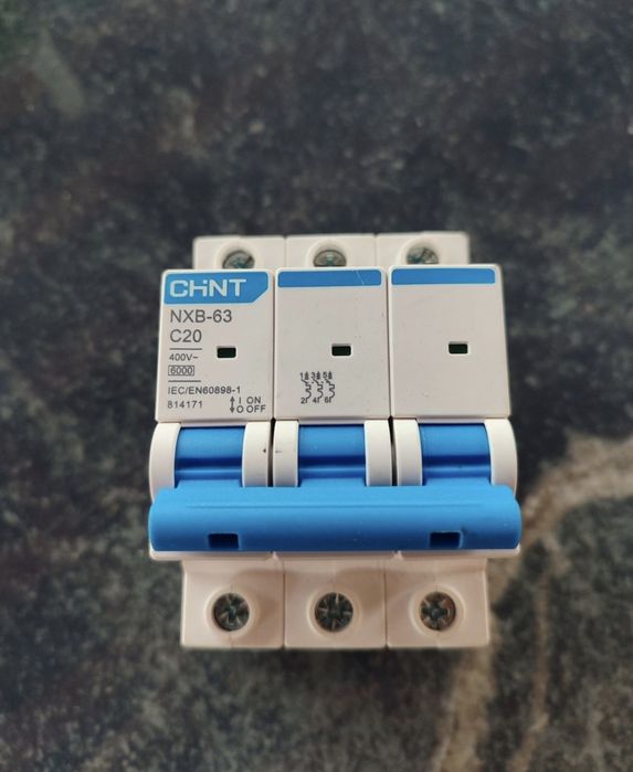 Автомат трехфазный