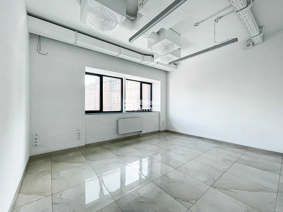 Здам приміщення в сучасному БЦ, за адресою: вул. Манізера, 8.