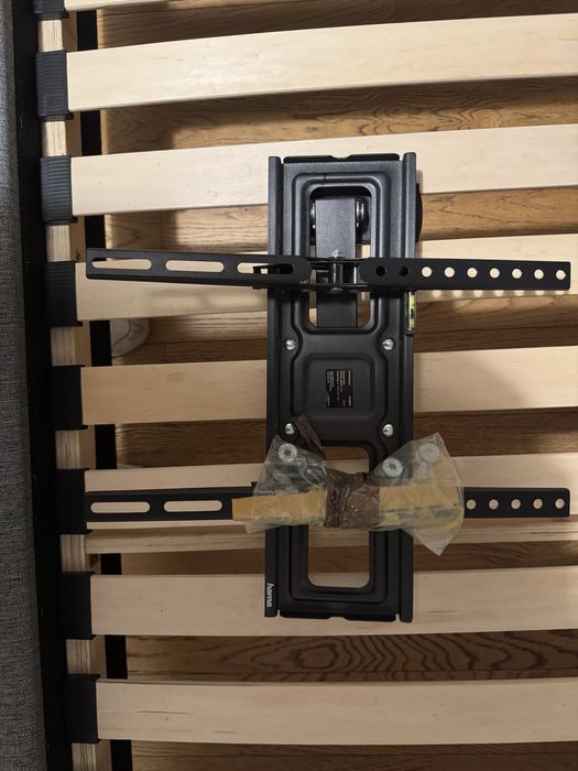 Wieszak na telewizor Hama