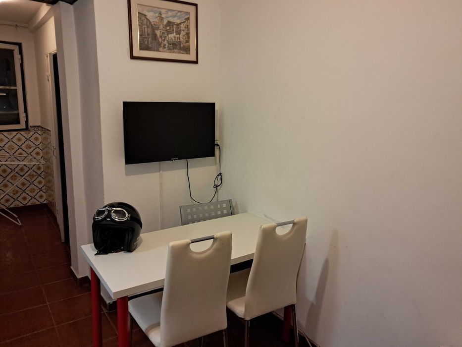 Quarto CASAL. Metro Marquês. CentroLISBOA. Entrada imediata.