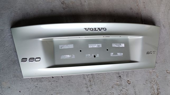 Blenda na tylną klapę Volvo S60