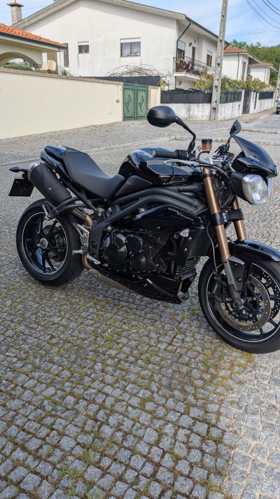 Triumph Speed Triple 1050 94