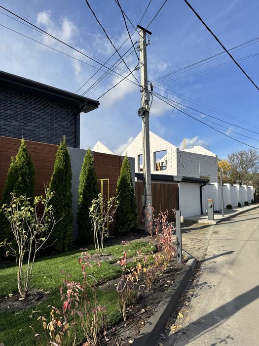 Продам таунхаус рядом с лесом и рекой.