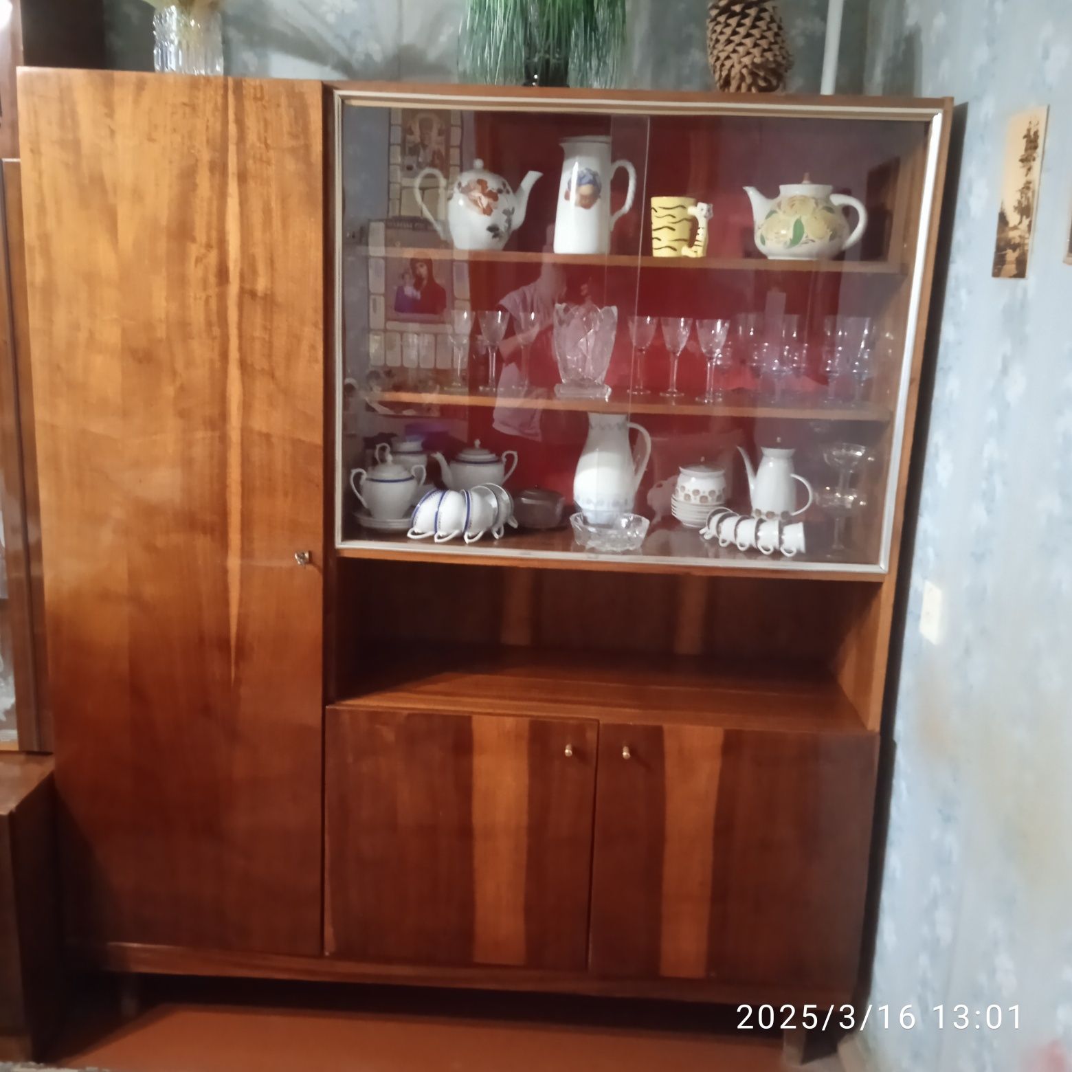 Сервант для посуды " Тересва ".