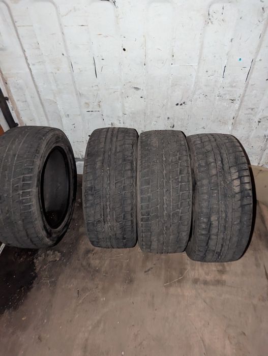 Продам зимові шини(резина)225/55/17 Dunlop