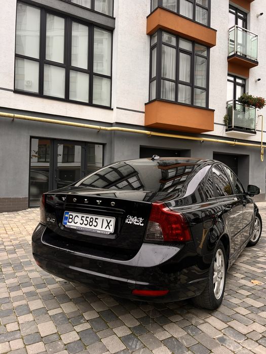 Volvo S40 седан авто