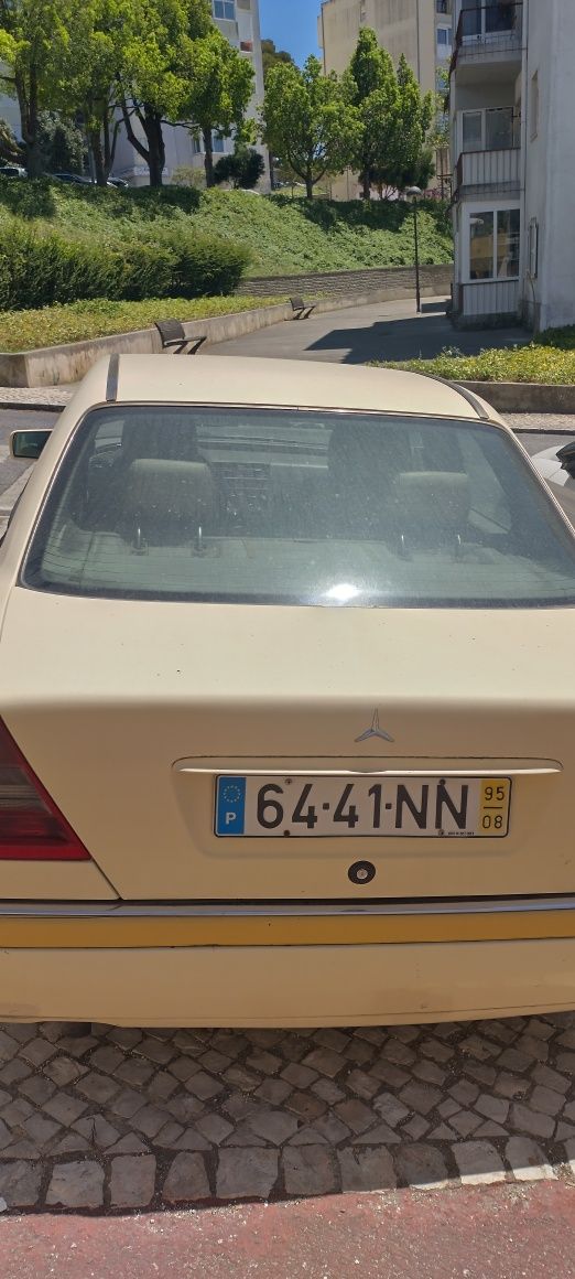 Mercedes C250 d 1995 .  Foi o  melhor motor fabricado pela  Mercedes.