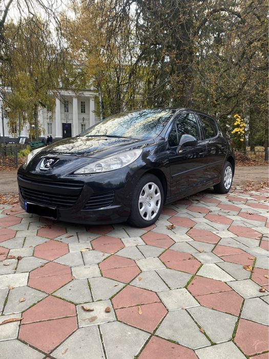 Peugeout 207 1.6 2010 року