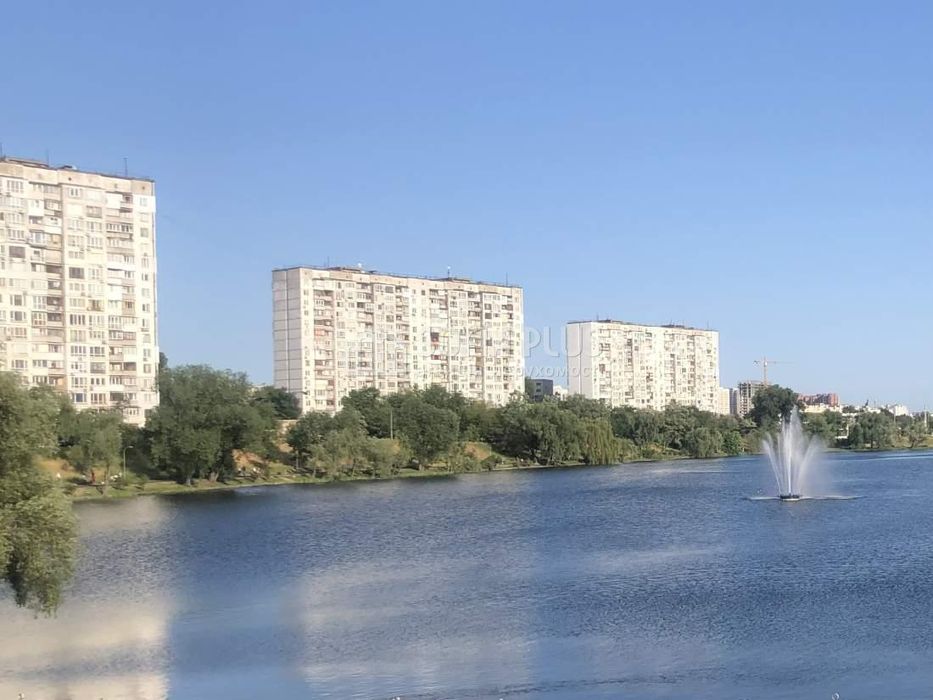 Срочно! 3к, Березняковская 30, недорого