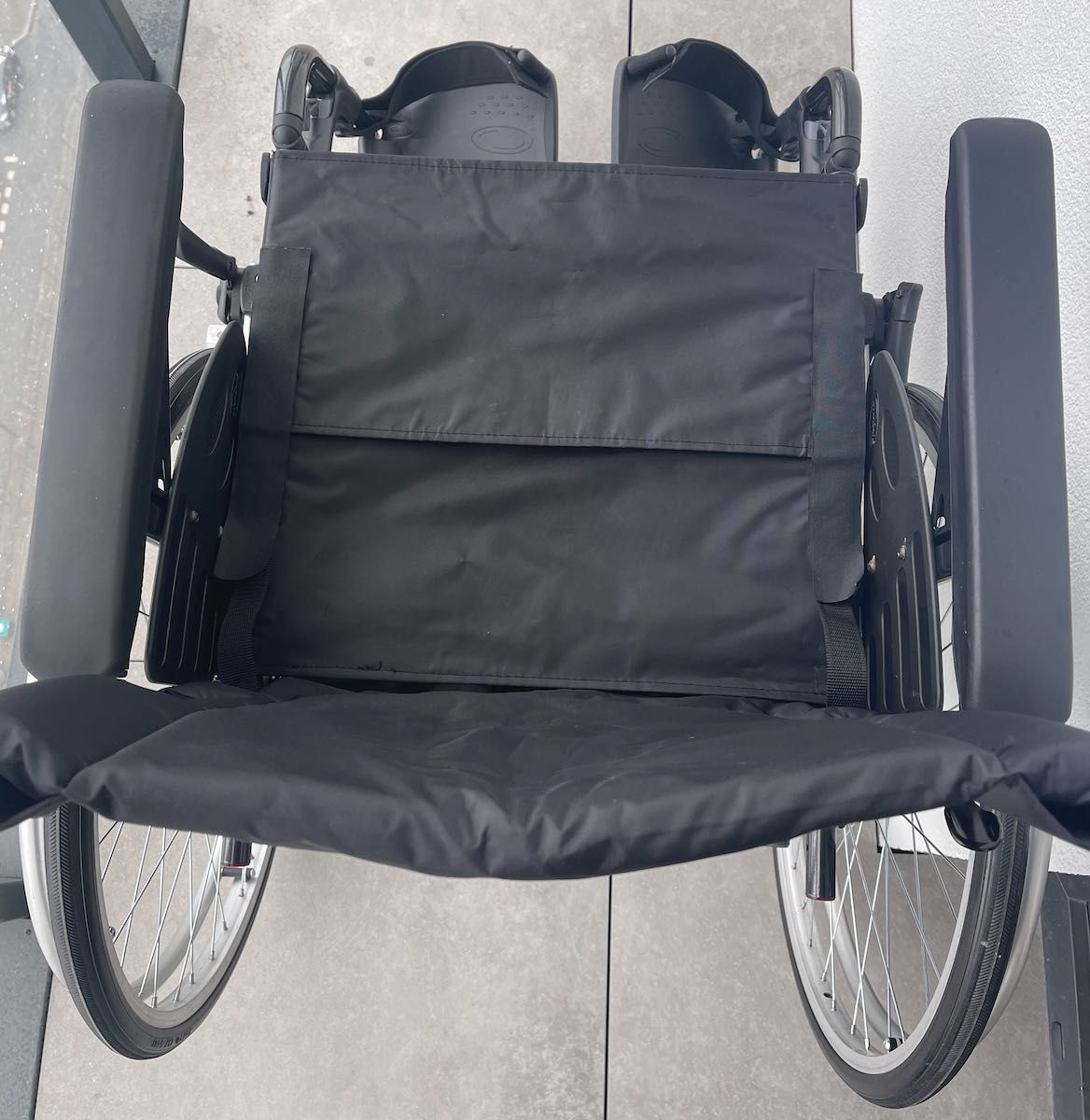 wózek inwalidzki dla niepełnosprawnych Invacare Action 2 ng