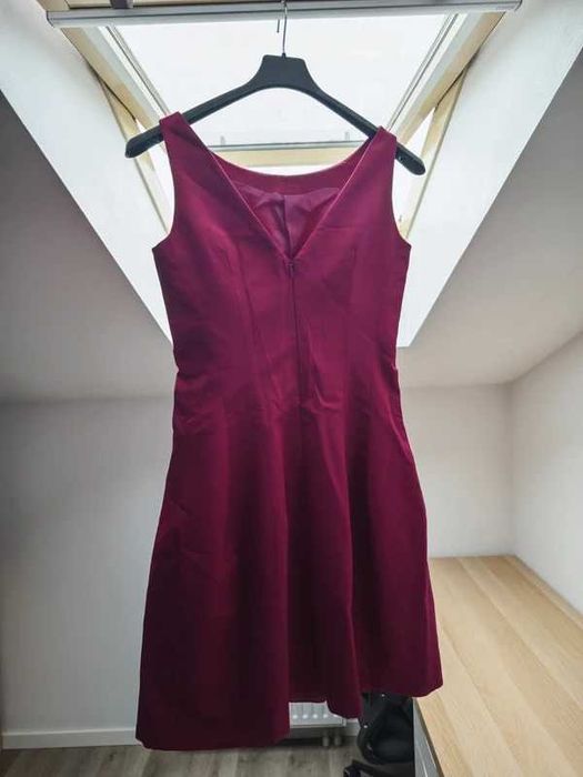 Malinowa sukienka Aggi • elegancka • rozkloszowana • 34/36