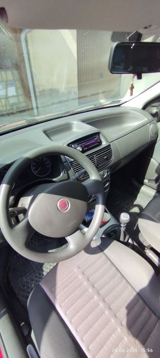 Fiat Punto 2010r niski przebieg stan bardzo dobry
