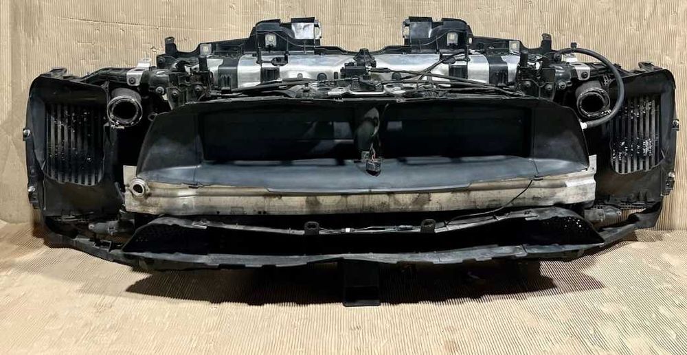 Porsche Macan передня панель телевізор радіатор вентилятор радіатори