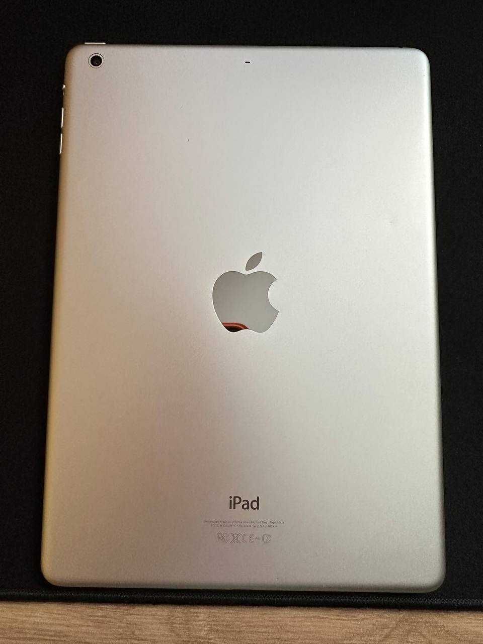 Планшет Apple iPad Air Wi-Fi 16GB (MD788)