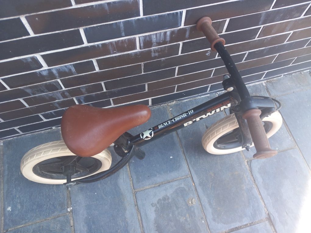 Bicicleta sem pedais criança