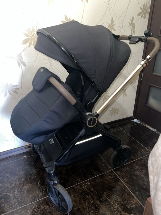 Прогулянкова коляска Luxmom B1 з подвійним реверсом