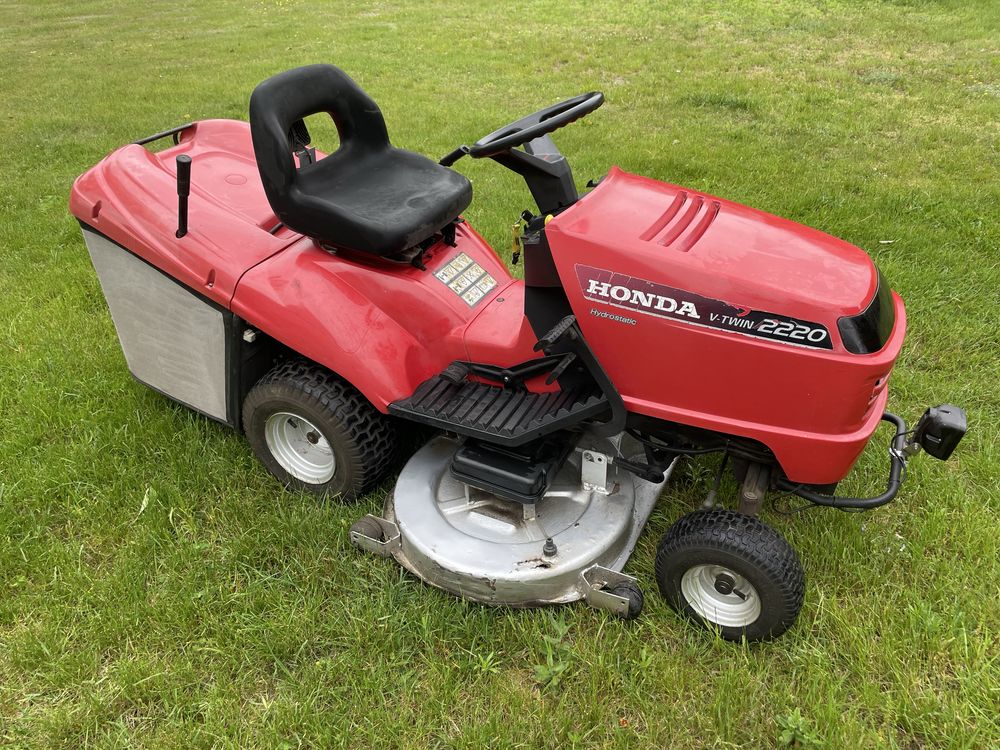Traktorek Honda 2220 Hydrostatic