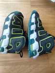 Sapatilhas Nike e botas Timberland