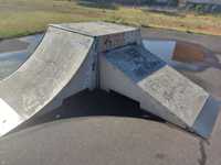 Skatepark rampy betonowe skocznia  plac zabaw deskorolka hulajnoga
