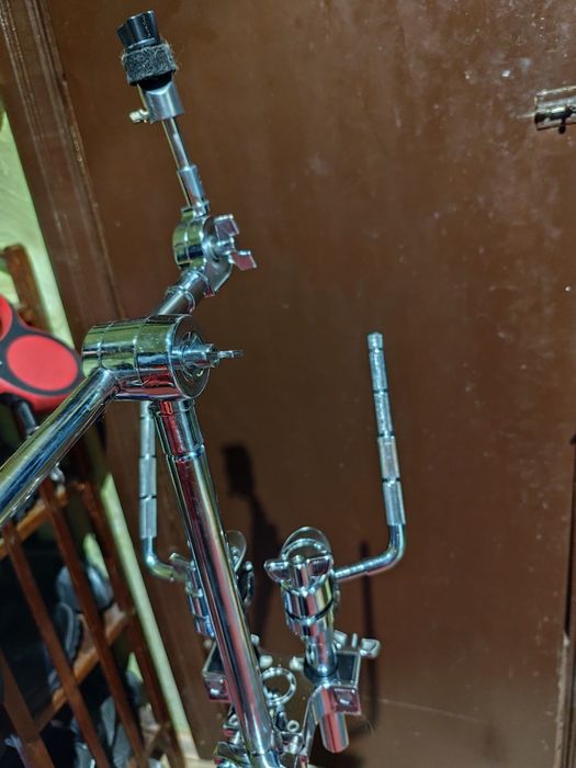 Продам барабанную стойку для томов