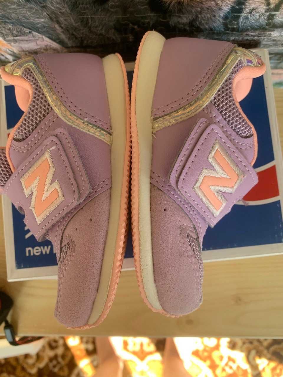 Кроссовки New Balance, размер 23