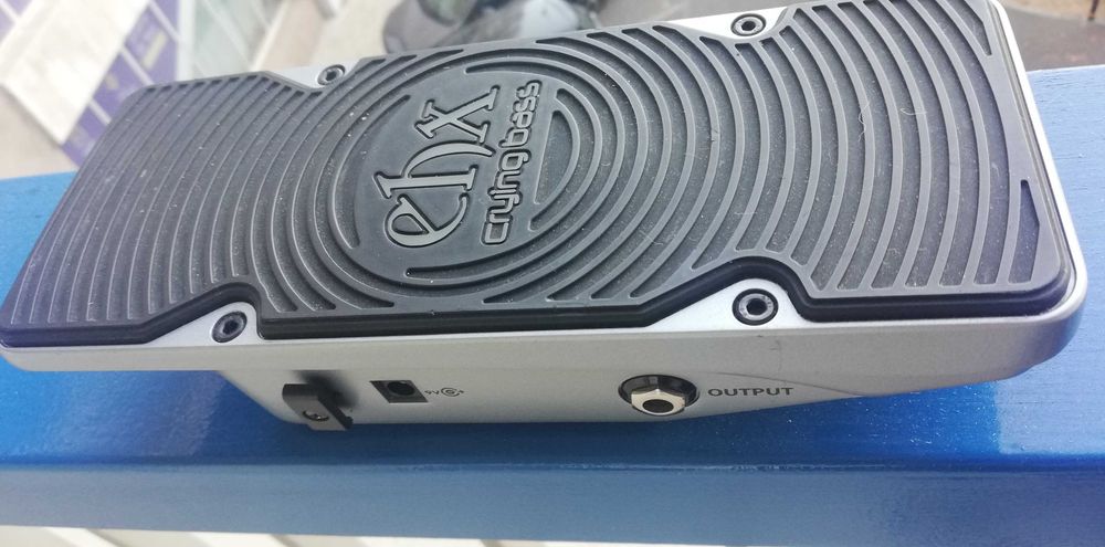 Pedal Electro-Harmonix Crying Bass