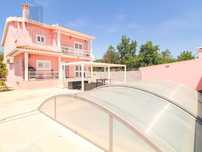 Moradia T4 Isolada com Logradouro e Piscina na Quinta de Valadares ...