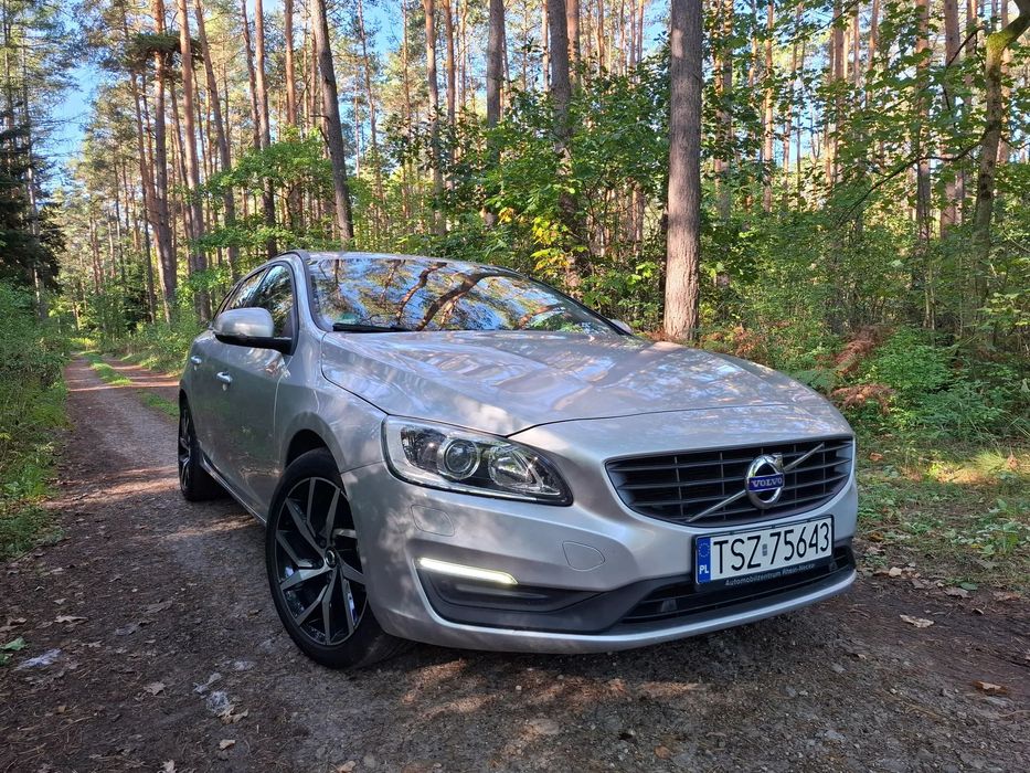 Volvo V60 2.0 D4 190KM Full LEDBiXenonSkrętny#Kamera#2xPDC Alu 18