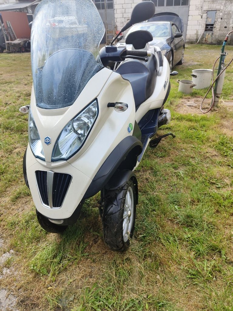 Skuter Piaggio MP3 -Hybryda