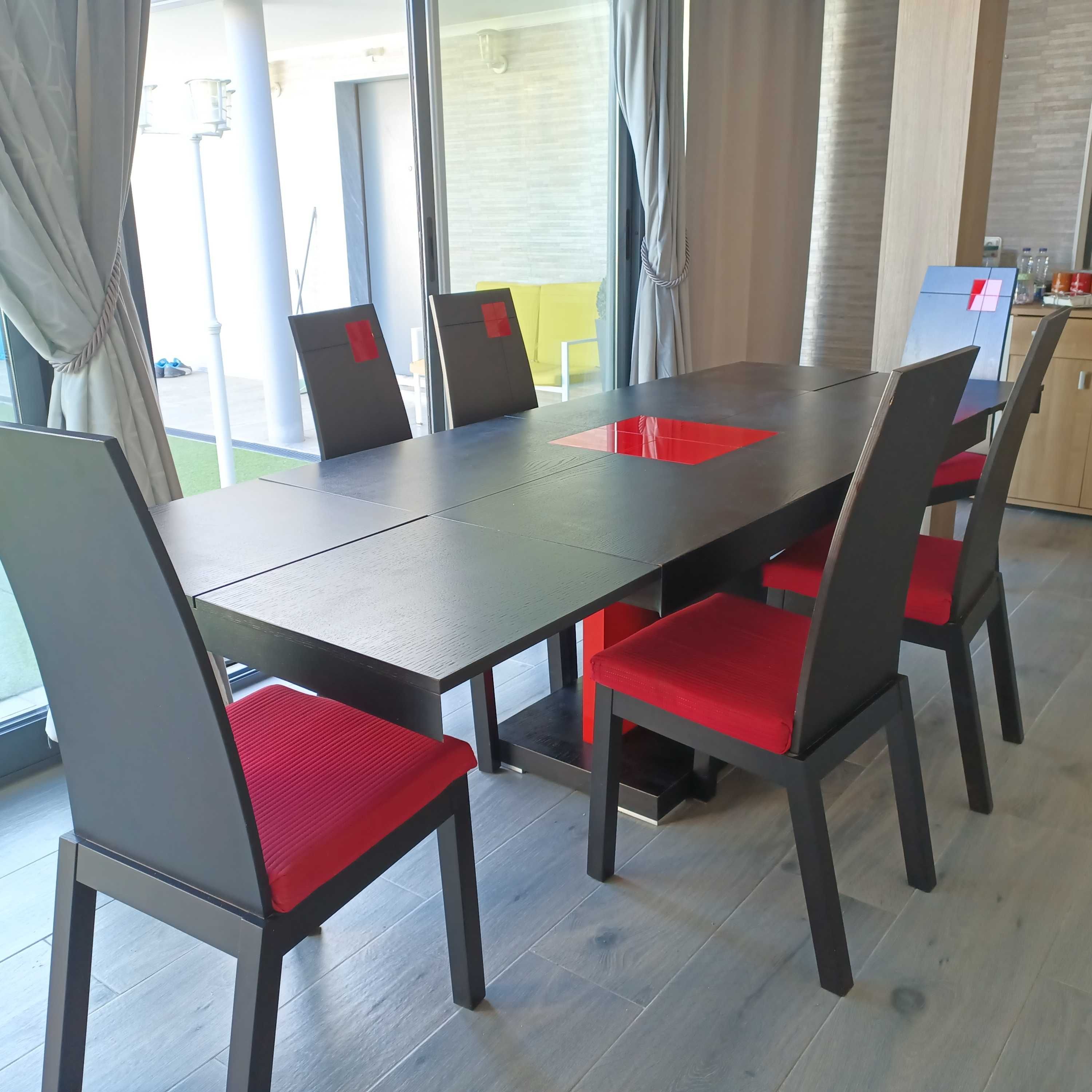 Conjunto Mesa Extensível e Cadeiras