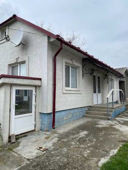 продається будинок с Керстенці (40 км від Чернівців)